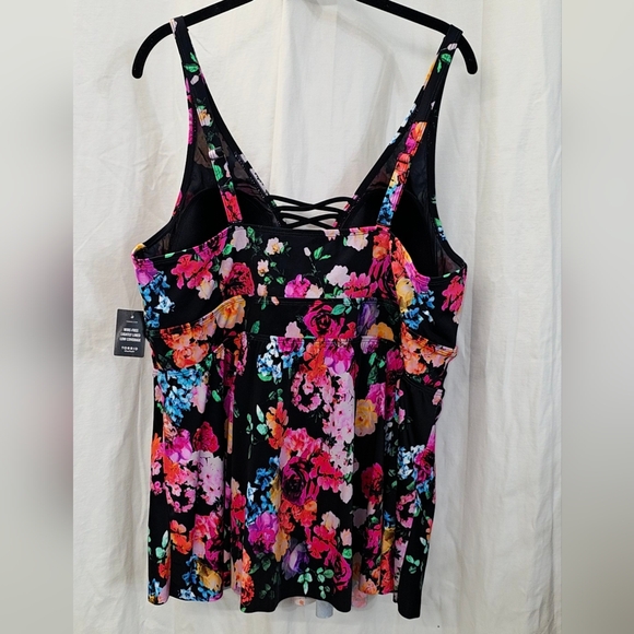 Torrid 3 3X 22/24 Swimsuit Top Tankini Pink Black Floral XO Triangle Strappy - Picture 5 of 9